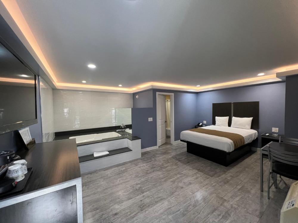 Suite with Jacuzzi